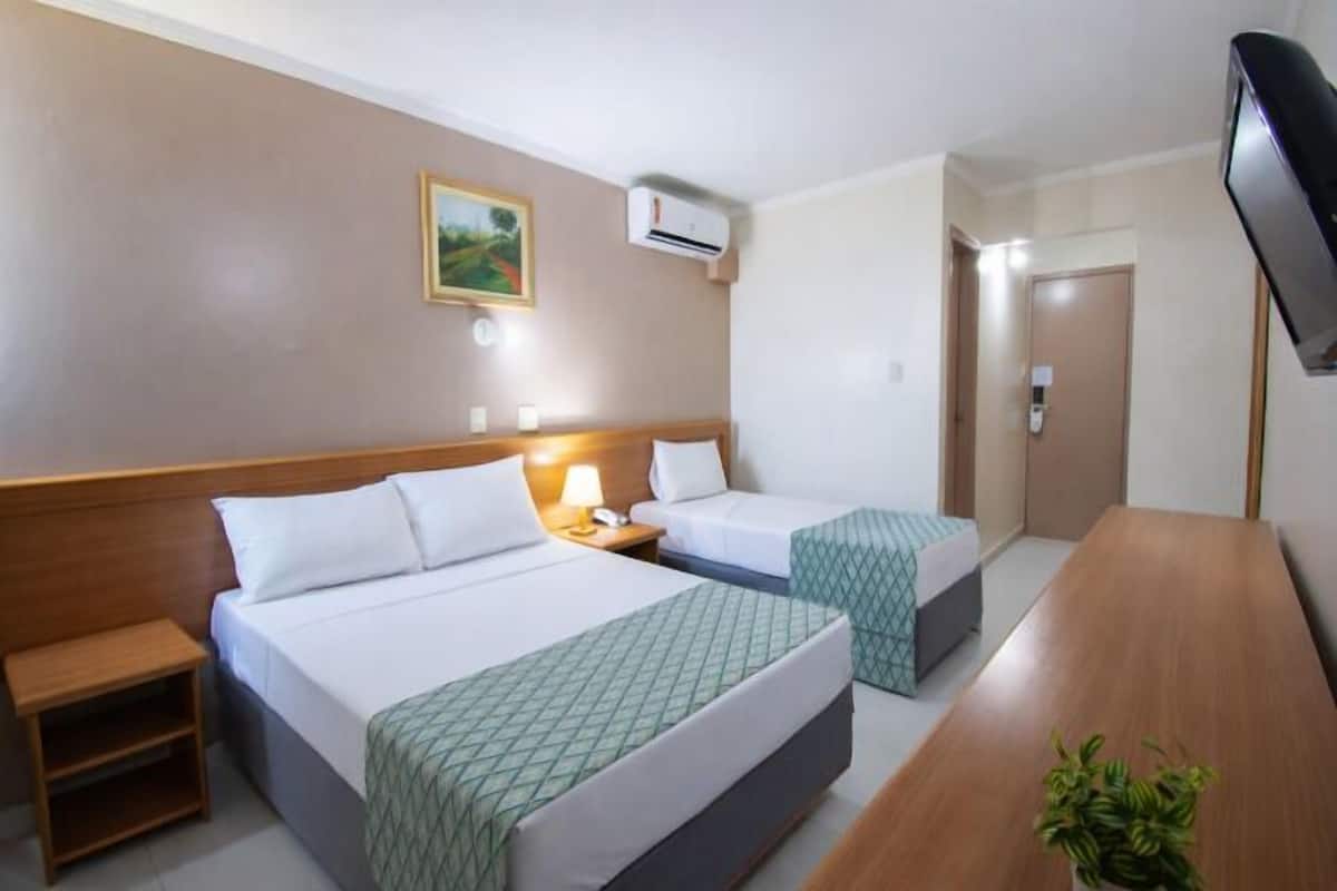 Minibar, bureau, Wi-Fi gratuit, draps fournis