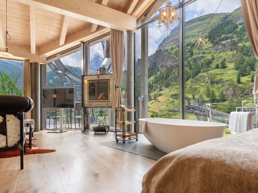 Premium bedding, in-room safe, individually decorated, desk