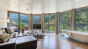 Suite 50, mountain view | 1 bedroom, premium bedding, in-room safe, individually decorated