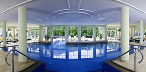 Indoor pool, outdoor pool, open 7:00 AM to 10:00 PM, pool umbrellas - Grandhotel Lienz (Lienz)
