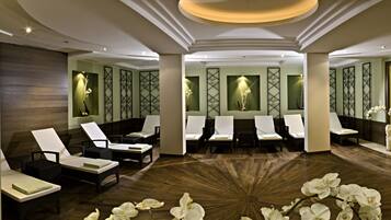 Couples treatment rooms, sauna, hot tub, steam room, body treatments