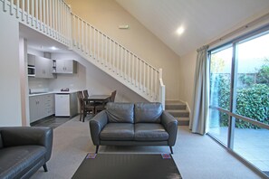 Standard Apartment, 2 Bedrooms | Living area