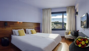 Quarto luxo (Acropolis View) | Roupas de cama premium, edredons de pluma, camas com colchões pillow-top