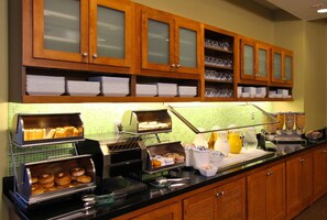 Free daily buffet breakfast
