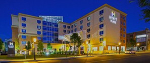 Front of property - evening/night - Hyatt Place Bethlehem (Bethlehem)