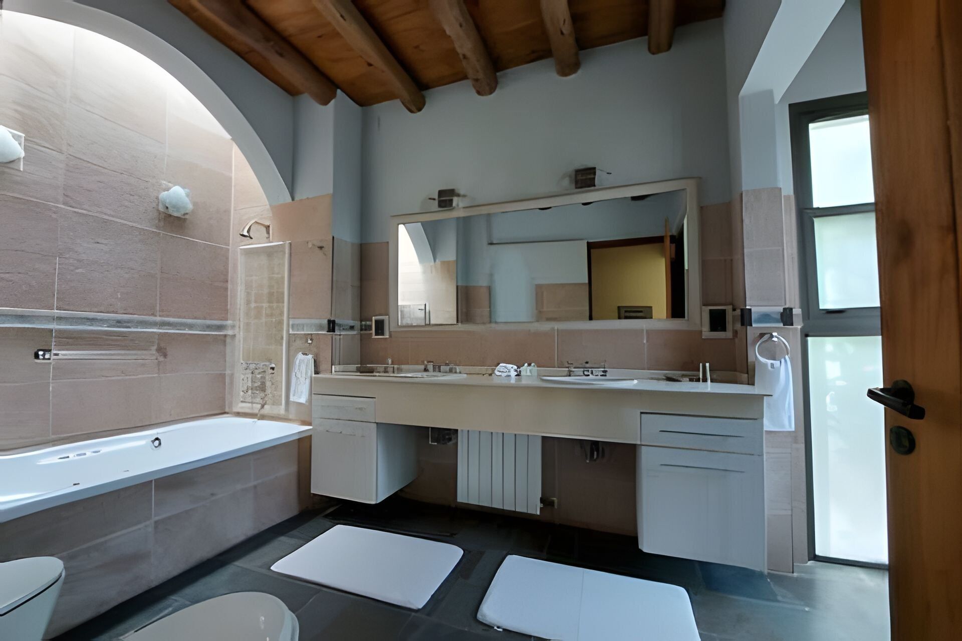 Casa Superior - Unique Comfort Villa | Bathroom | Hair dryer, towels
