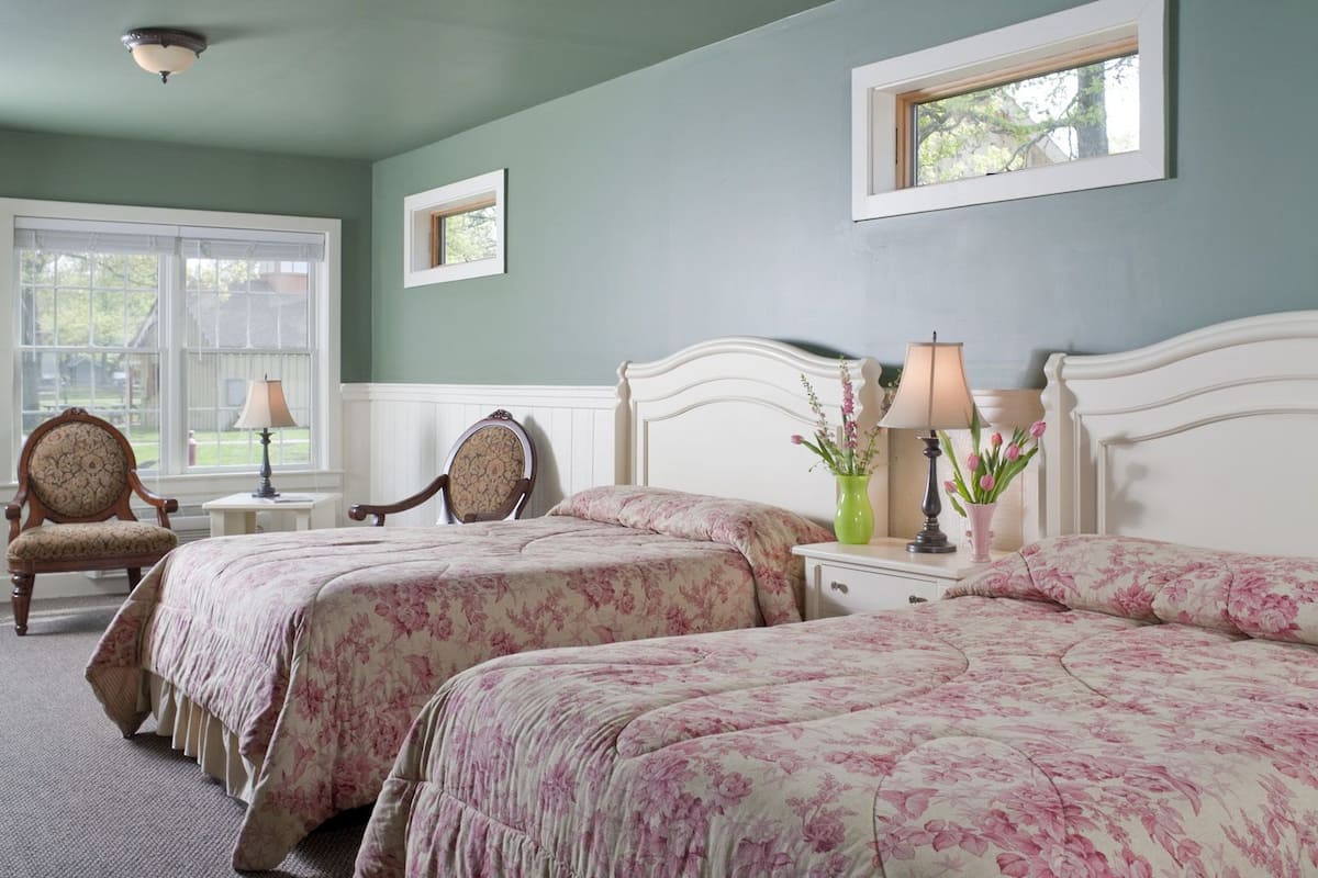 307, Barn, Private Bathroom | Individually decorated, individually furnished, iron/ironing board