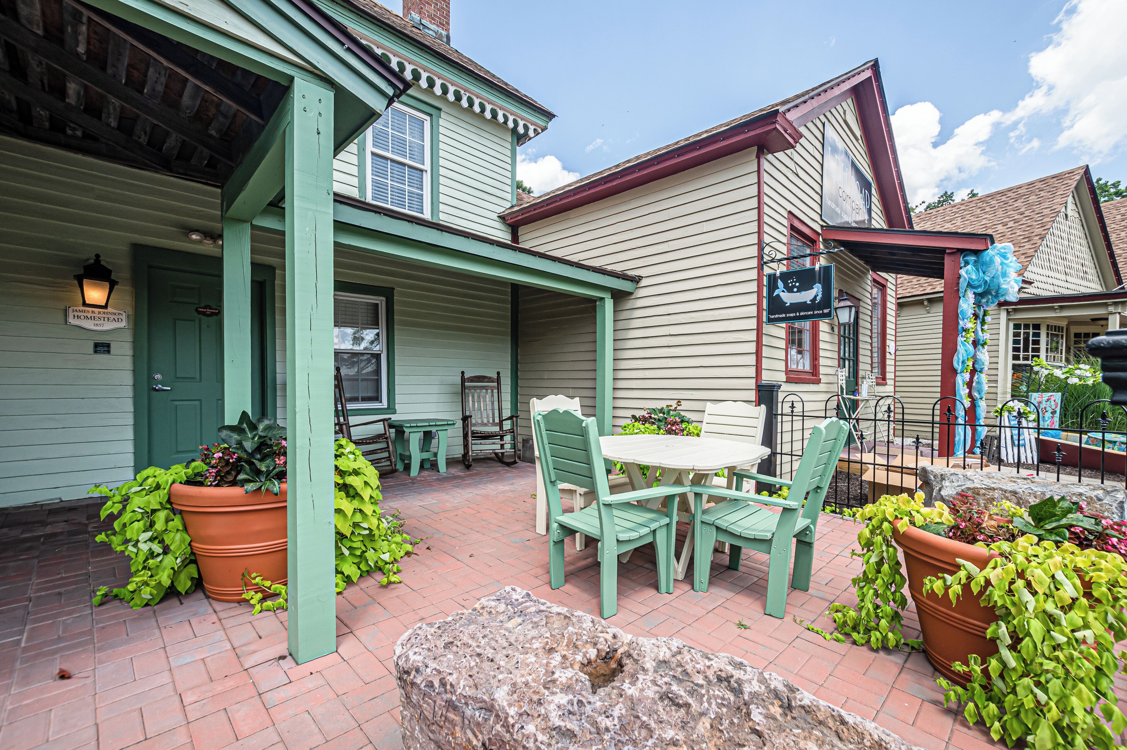 201 Johnson Suite, Private Bathroom | Terrace/patio