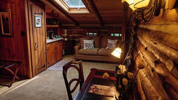 Suite Prestige | Literie de qualité, décor unique, ameublement unique, bureau