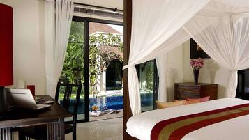 Premium bedding, minibar, in-room safe, desk