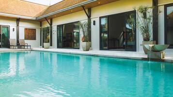 Indoor pool, outdoor pool