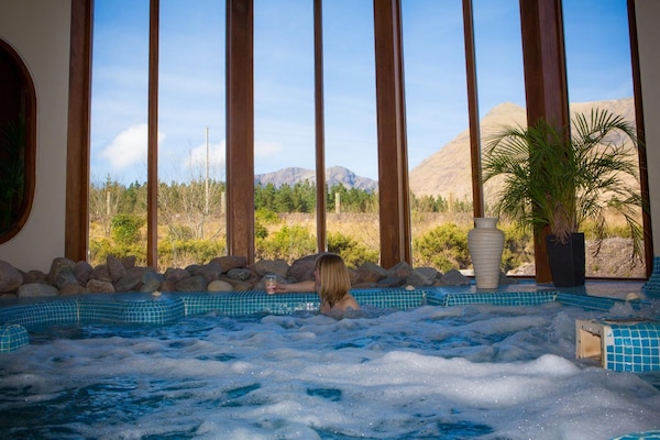 Kroppsbehandlinger, kroppsinnpakning og kroppsskrubb