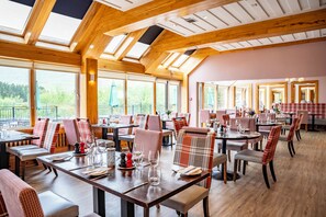 Breakfast, lunch and dinner served