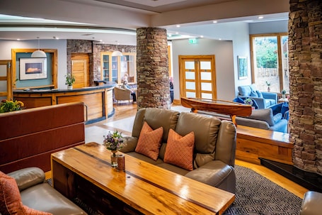 Sala de estar en el lobby. Delphi Resort