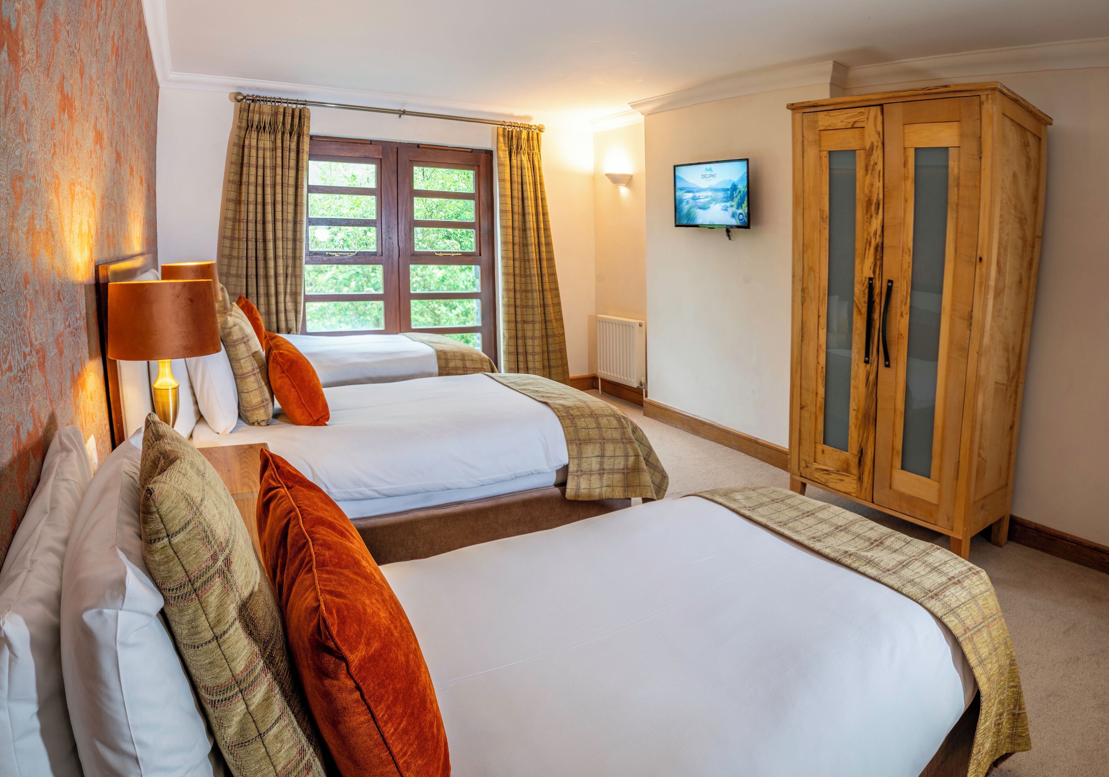 2 bedroom suite | 1 bedroom, premium bedding, desk, iron/ironing board