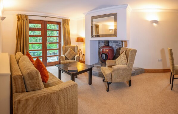 أغطية فراش متميزة ومكتب ومكواة/لوح كي وواي فاي مجانًا