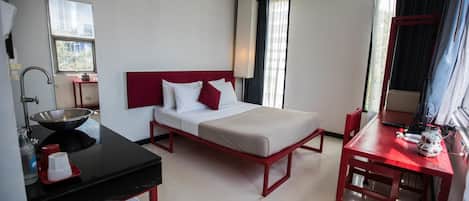 Double Room, 1 Queen Bed