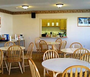 Breakfast area - Sherwood Inn and Motel (Charlottetown)