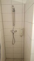 Produtos de toalete grátis, secador de cabelo (mediante solicitação)