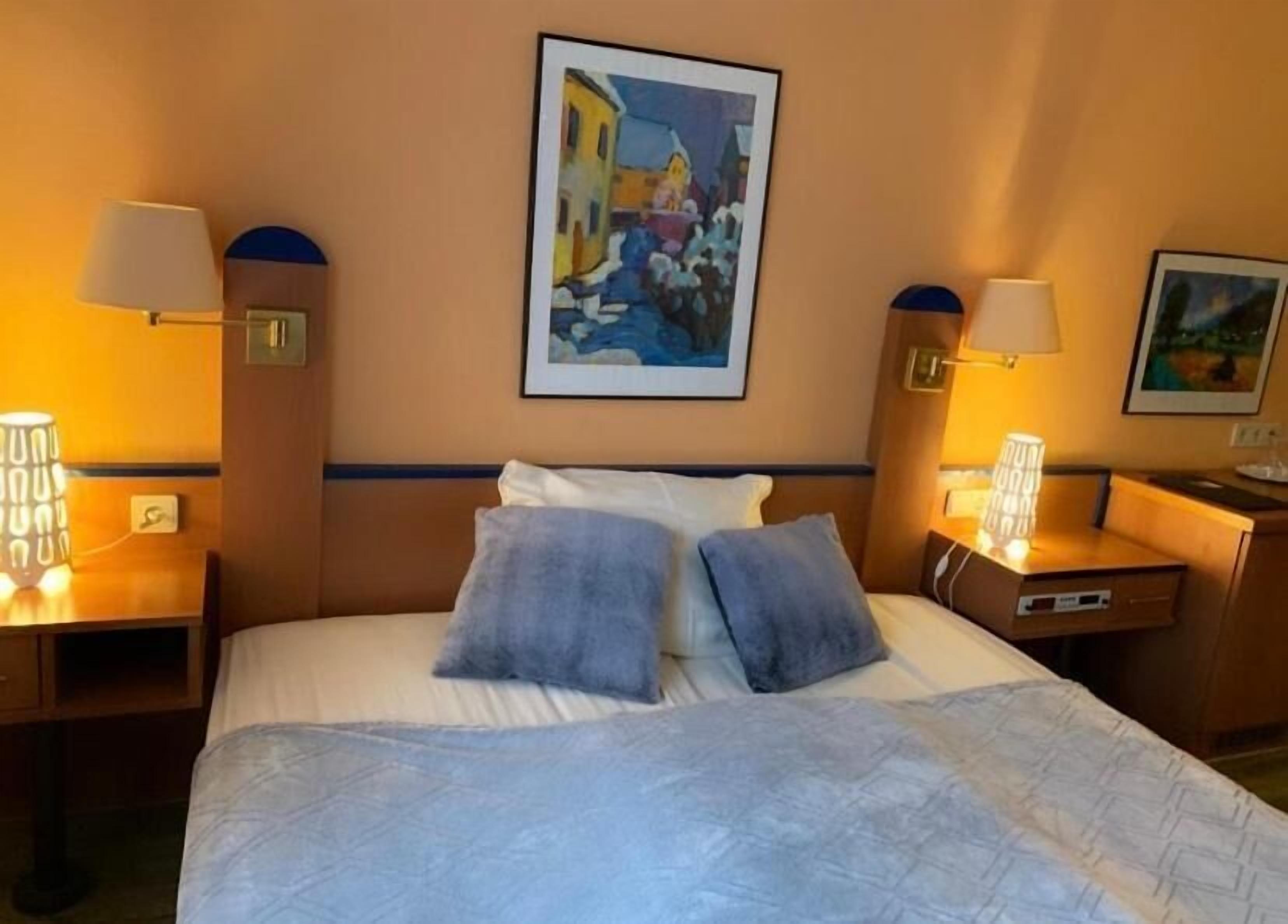 desk, iron/ironing board, cots/infant beds, rollaway beds