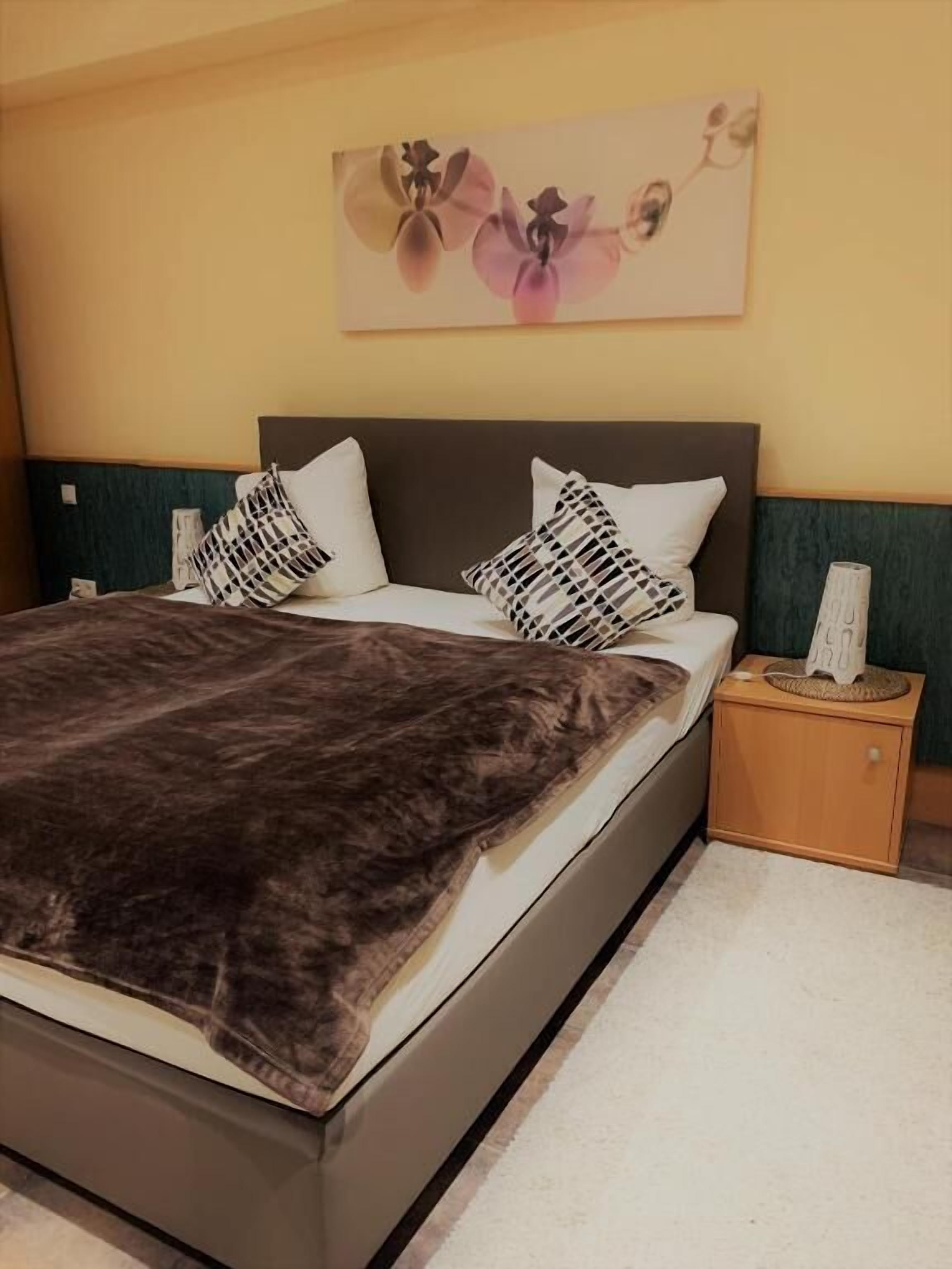 desk, iron/ironing board, cots/infant beds, rollaway beds