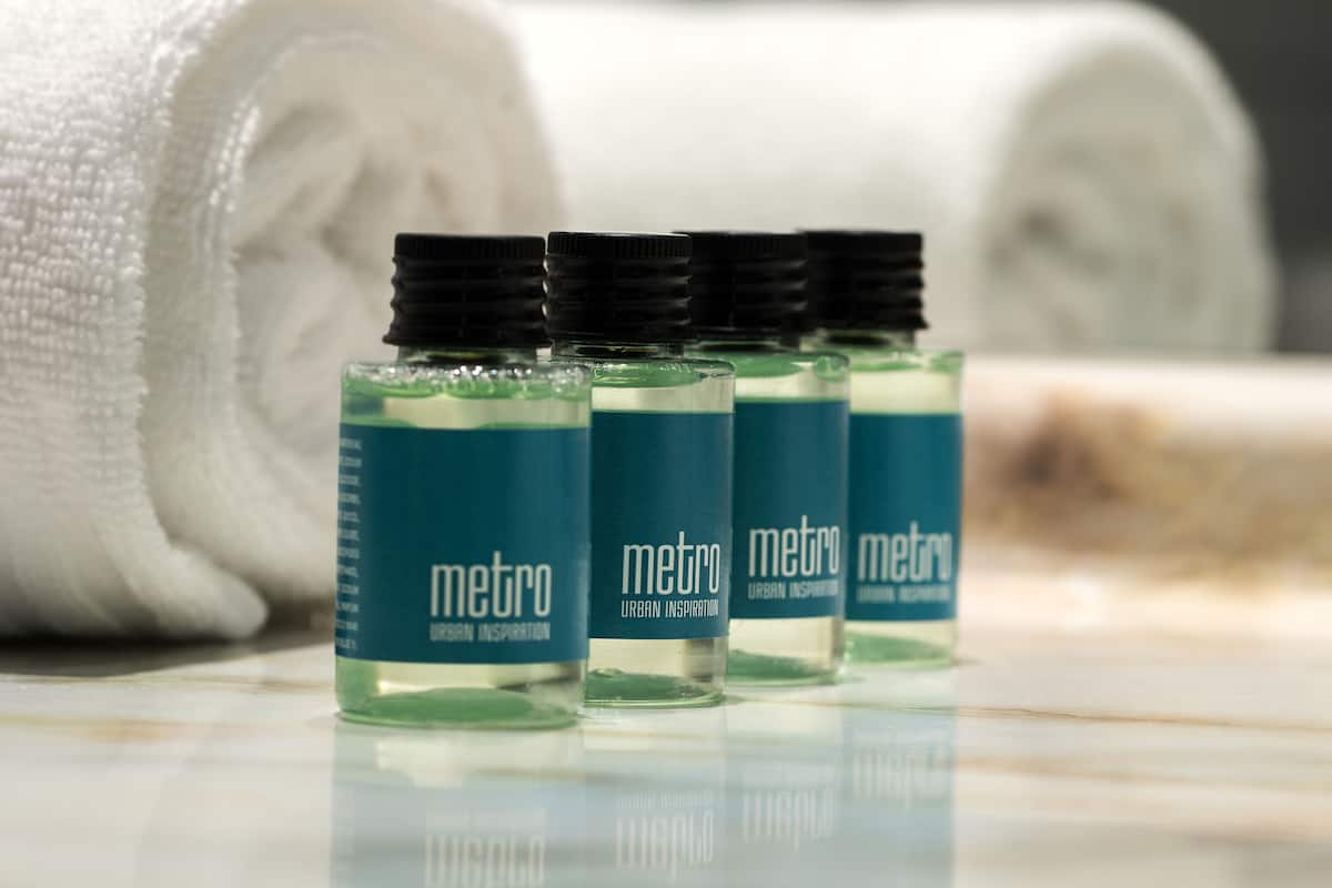 1 bedroom, egyptian cotton sheets, hypo-allergenic bedding, down duvets