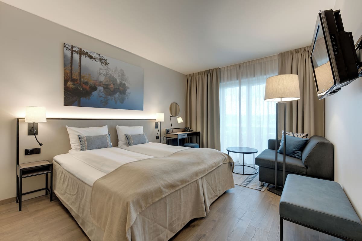 Classic Room Single or Double Lake View | Egyptian cotton sheets, hypo-allergenic bedding, down comforters