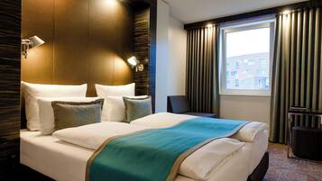 Ylelliset vuodevaatteet, työpöytä, äänieristys, ilmainen Wi-Fi