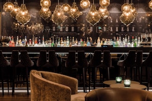 Bar (on property) - Motel One Berlin-Bellevue (Berlin)
