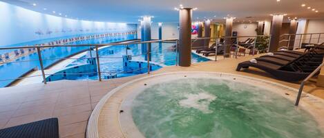 Piscine couverte, piscine extérieure