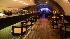 Bar (on property) - CE Plaza Hotel (Siófok)