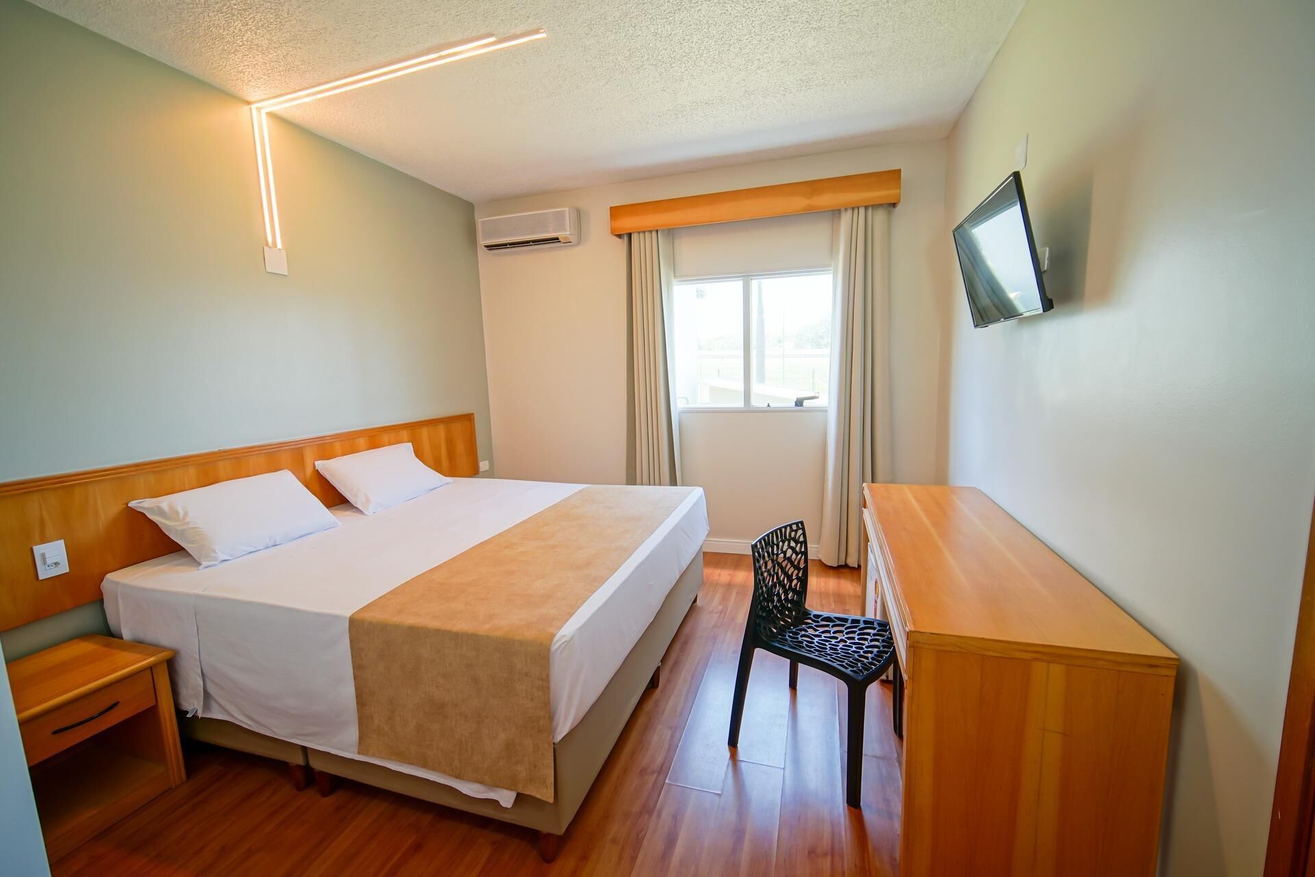 Minibar, in-room safe, desk, laptop workspace