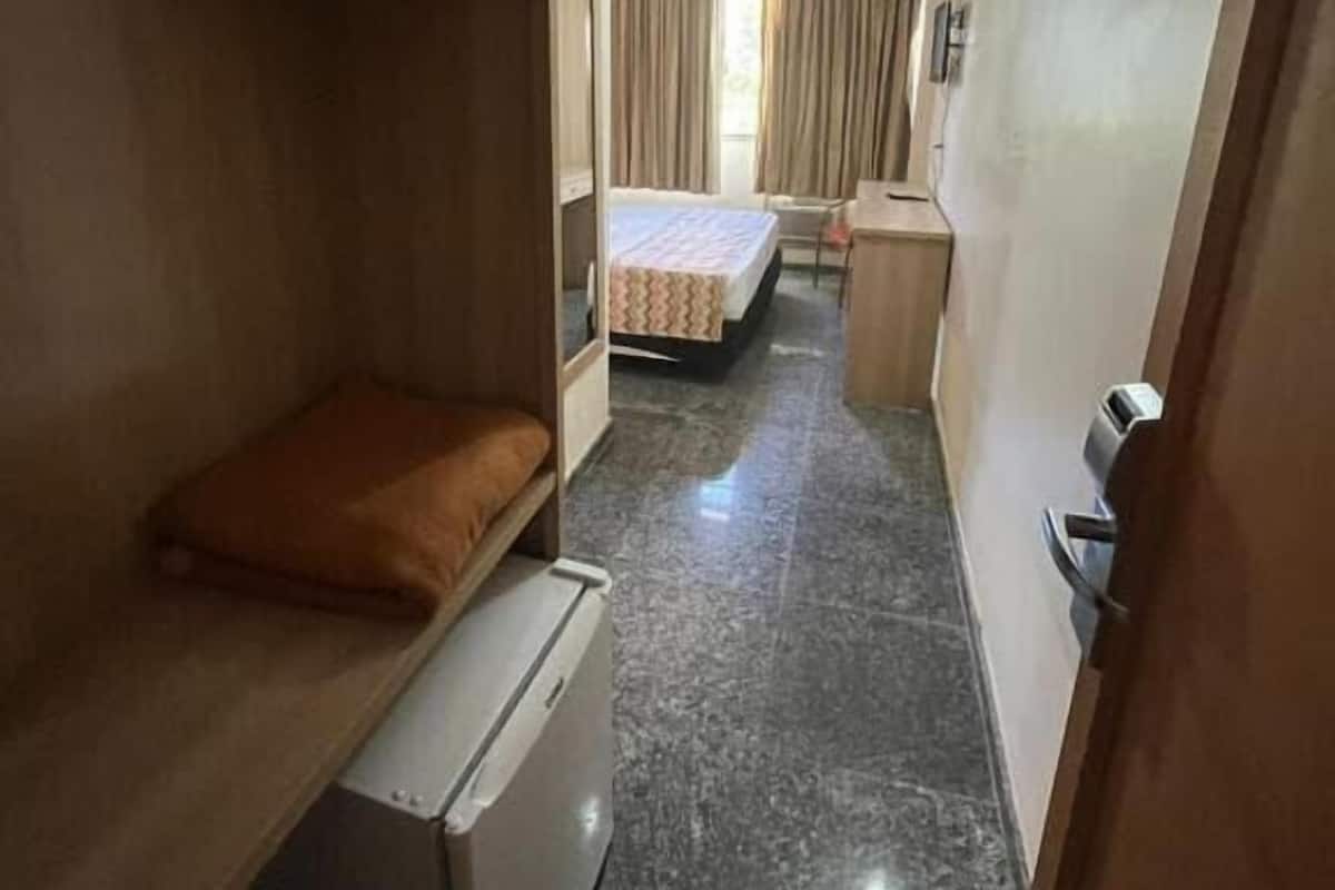 Minibar, in-room safe, desk, laptop workspace