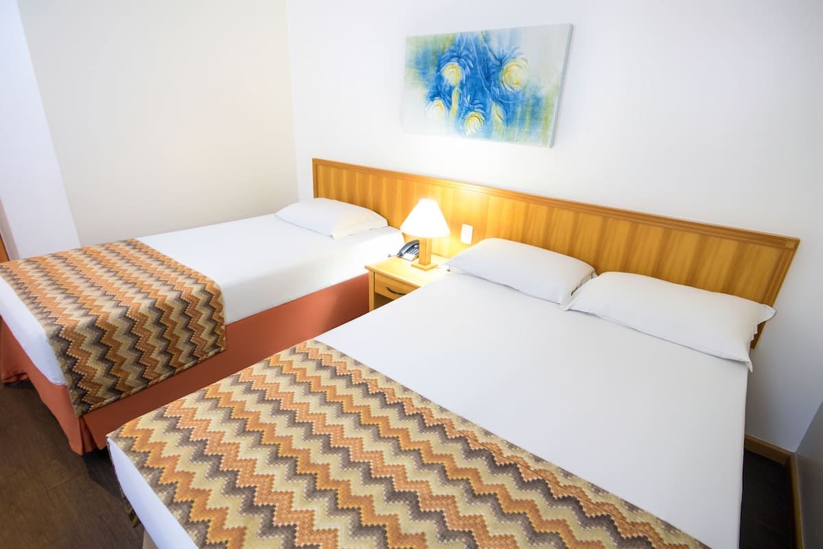 Standard Twin Room | 1 bedroom, minibar, in-room safe, desk