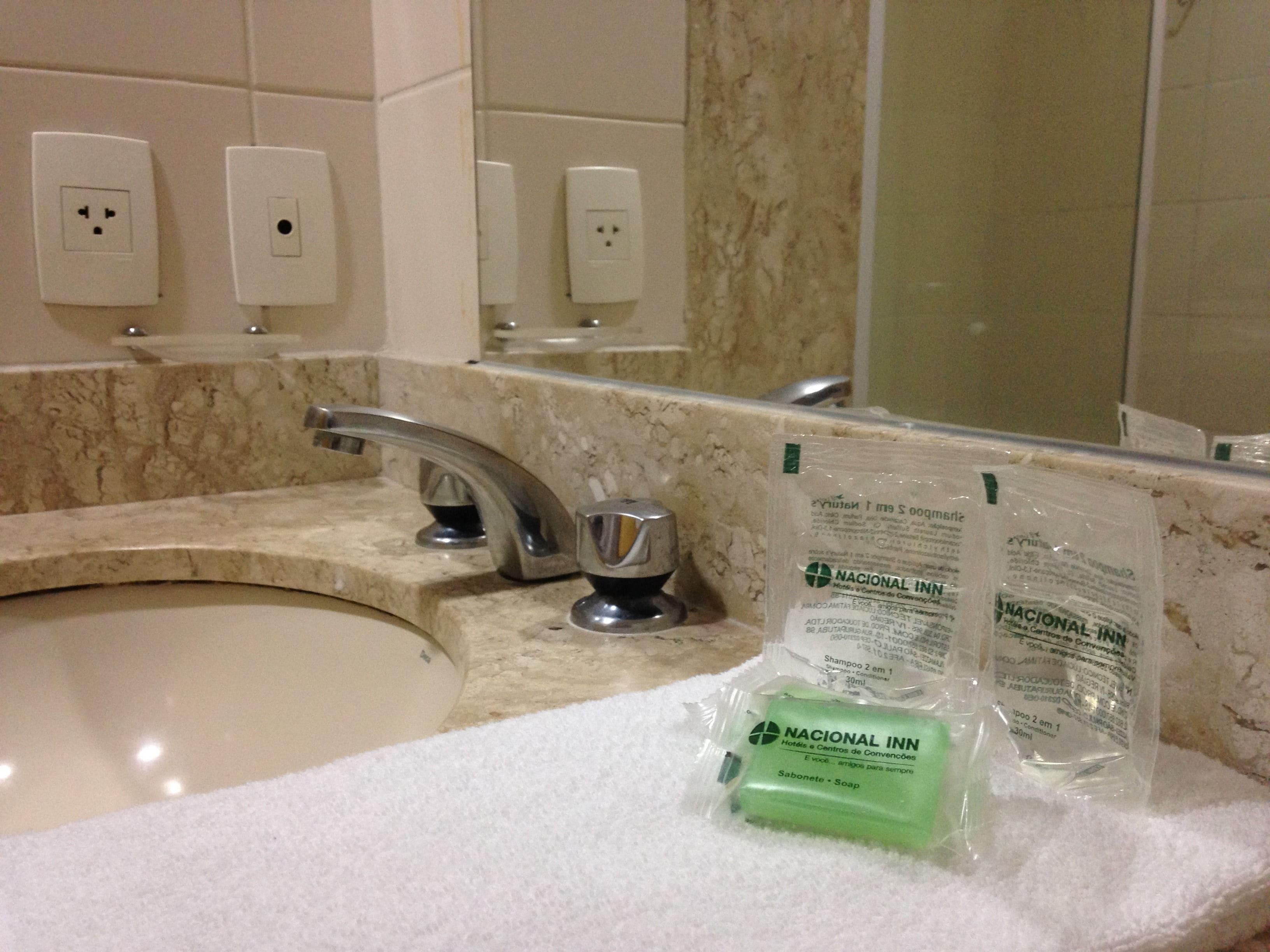 shower, rainfall showerhead, free toiletries, towels