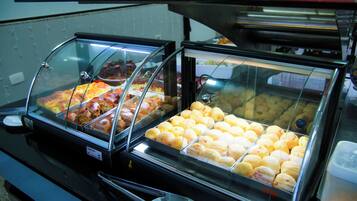 Colazione continentale, servita tutte le mattine (20 BRL a persona)