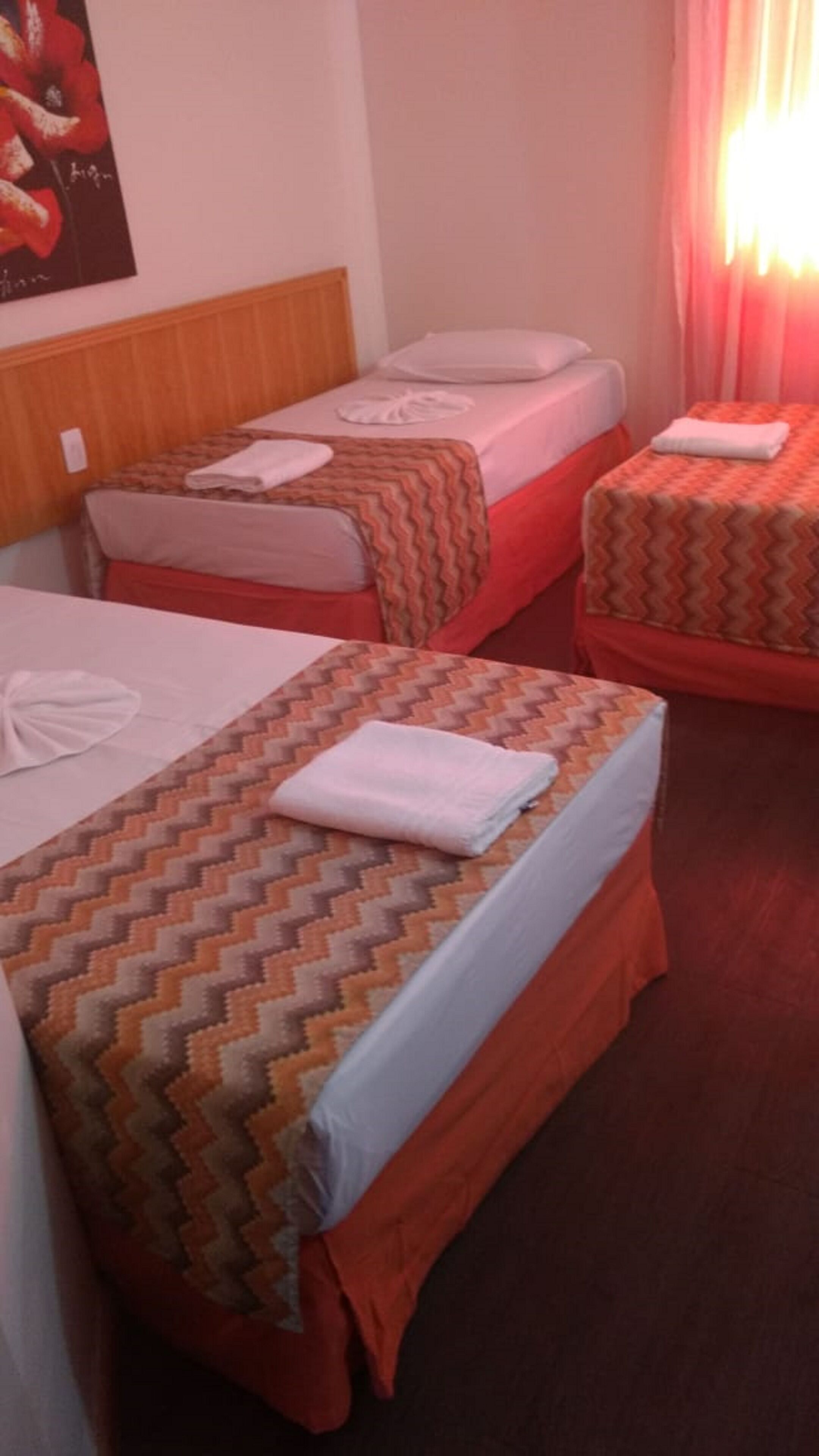 standard triple room | minibar, in-room safe, desk, laptop workspace