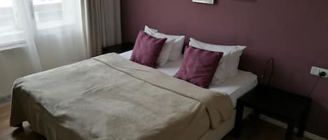 Literie hypoallergénique, matelas Select Comfort, minibar