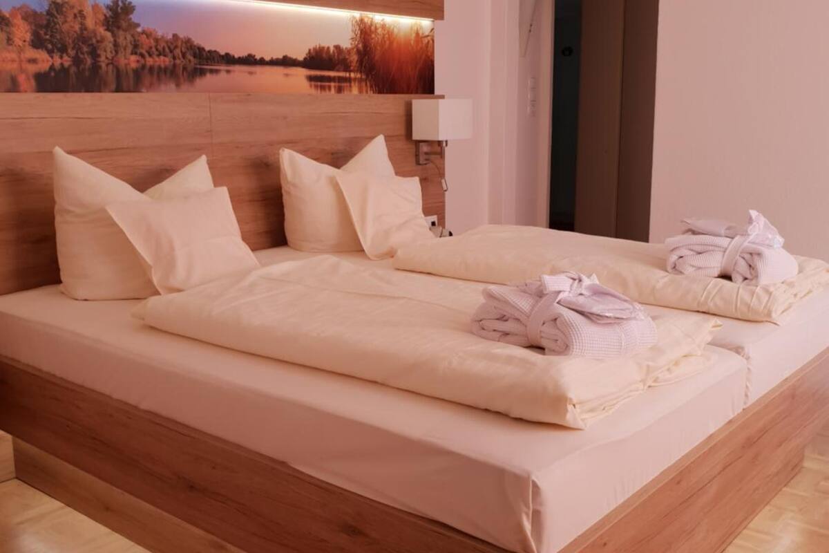 minibar, desk, iron/ironing board, free cots/infant beds