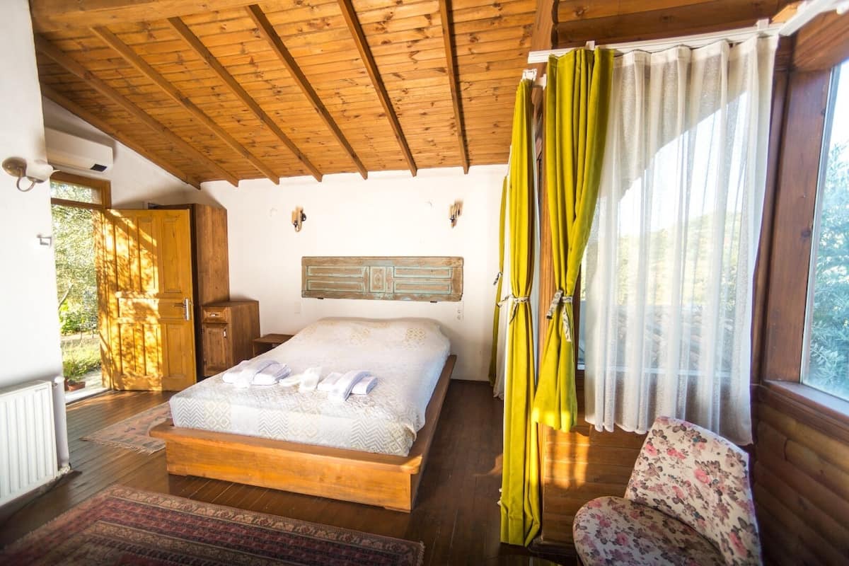 Chalet estándar | Minibar, escritorio, tabla de planchar con plancha y cunas gratuitas