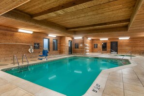 Indoor pool - Comfort Suites Manhattan (Manhattan)