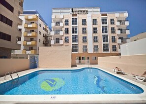 Outdoor pool - Ruleta Hostal Ok (Sant Antoni de Portmany)