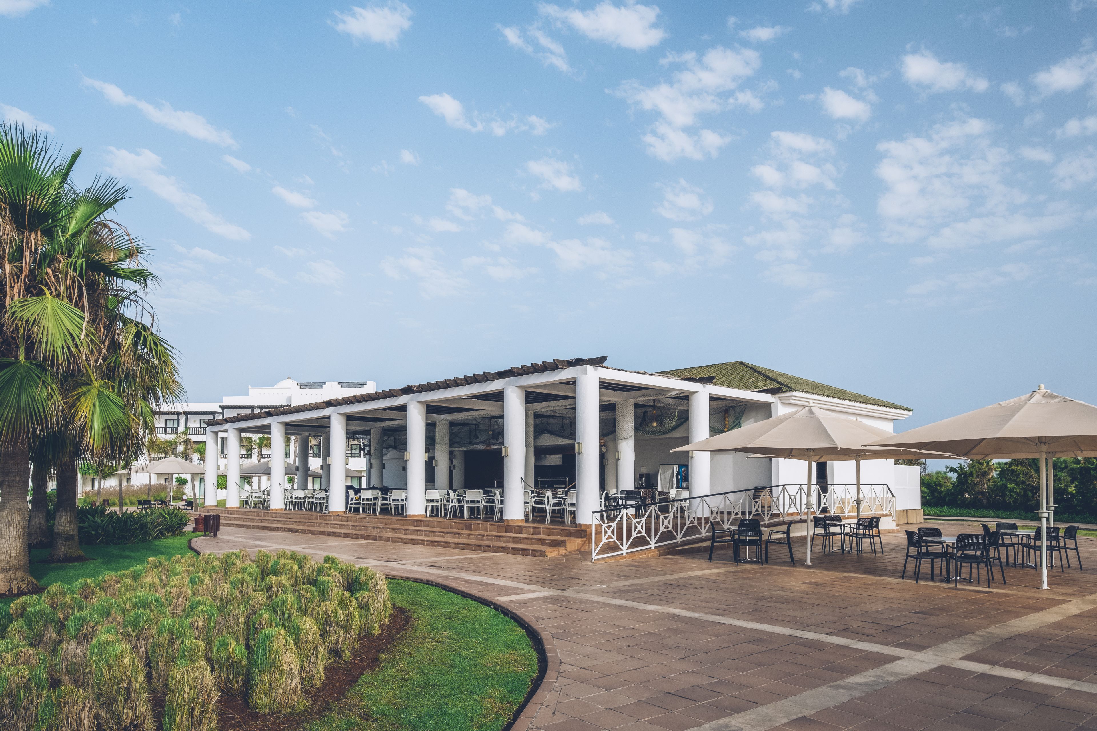 5 Bars/Lounges, Poolbar