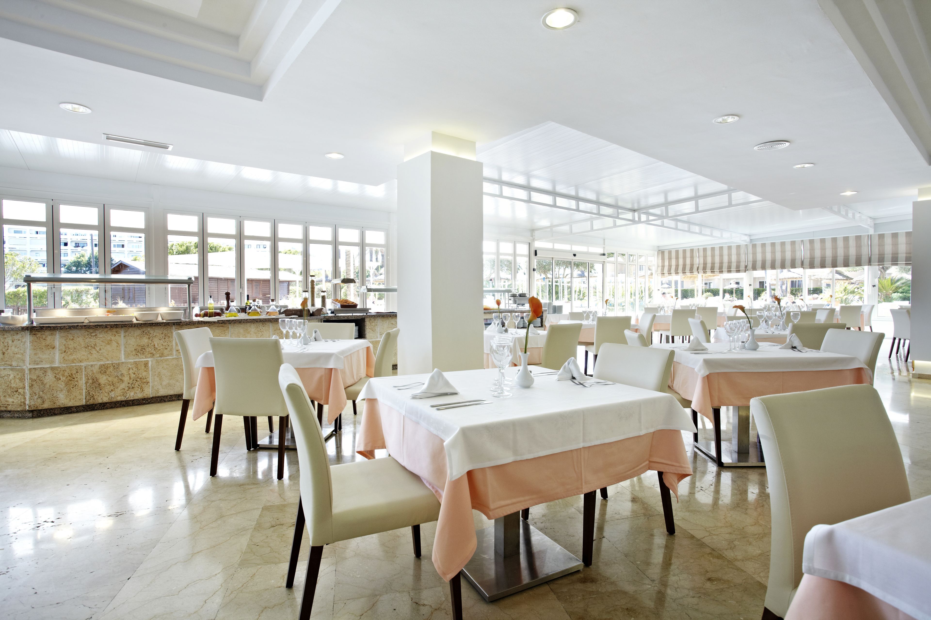 breakfast, lunch and dinner served