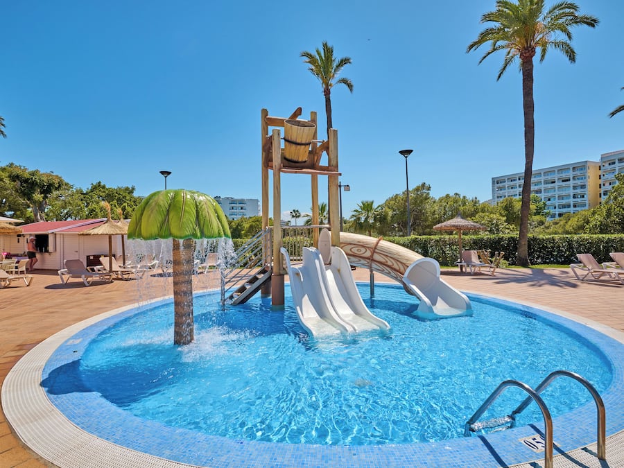Indoor pool, outdoor pool, sun loungers