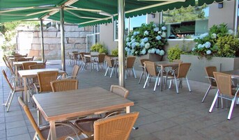 Lunch and dinner served, local cuisine