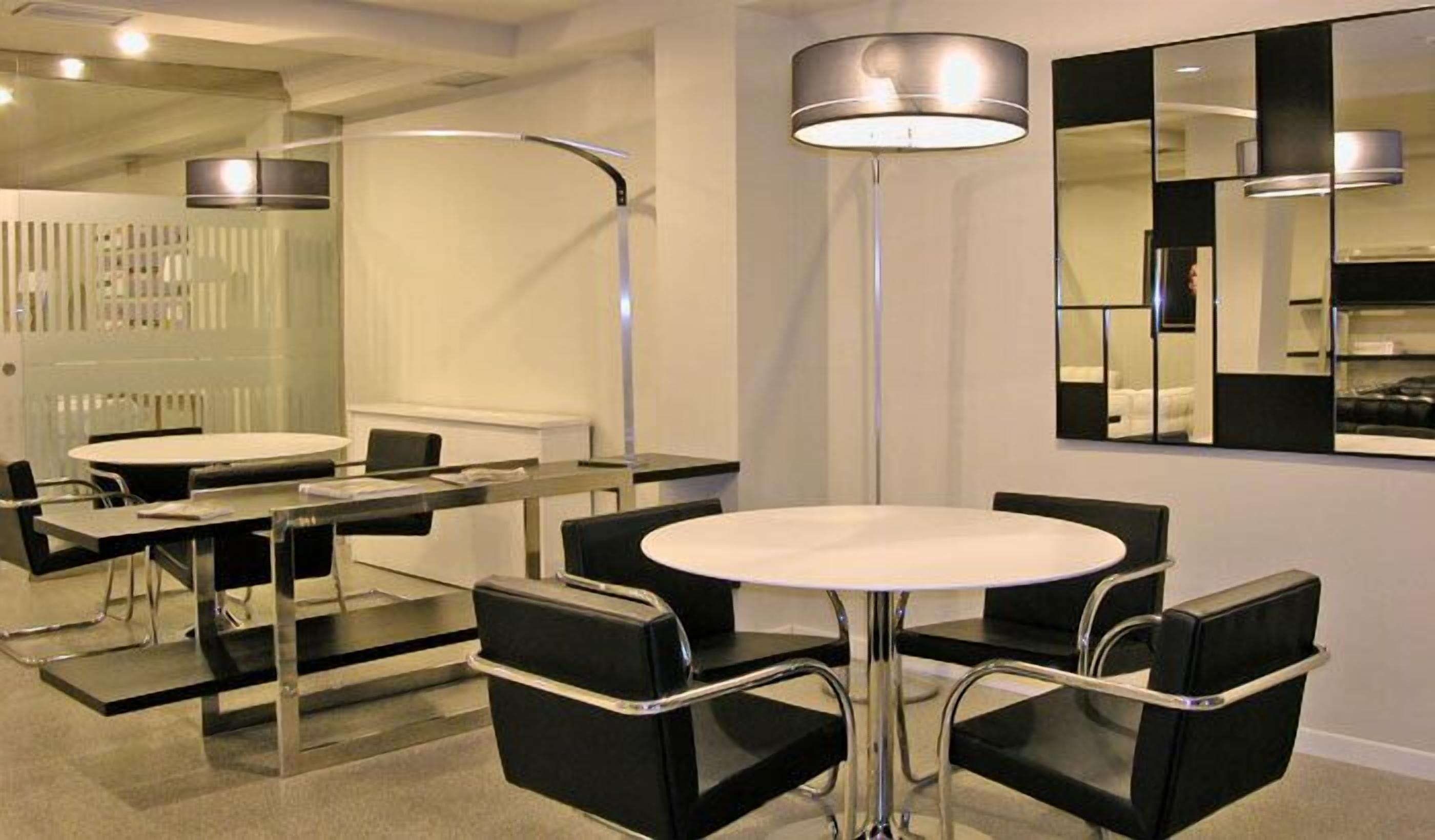 Café da manhã com buffet grátis todos os dias