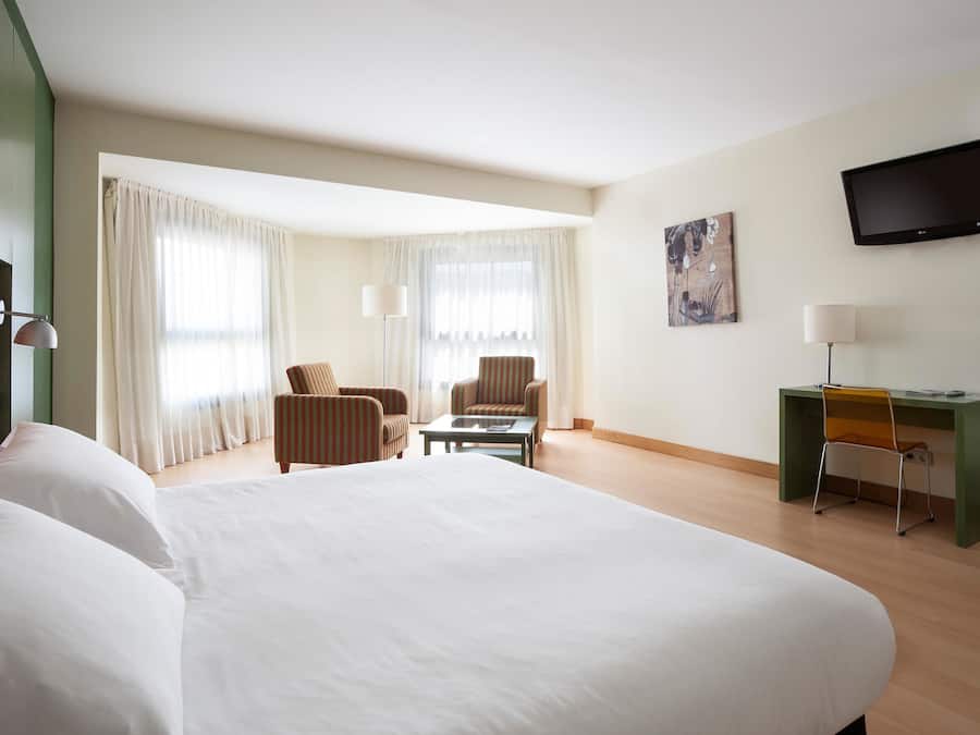 Een 22-inch plasmatelevisie met digitale zenders en een televisie