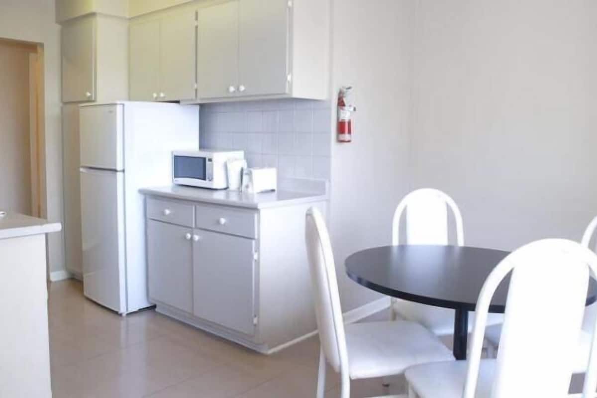 1 bedroom, iron/ironing board, free cots/infant beds, free wifi