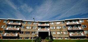 Front of property - Beausejour Hôtel Appartements (Dorval)